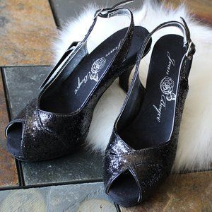 NWT - Joan Boyce "Glamour" black pumps, size 6